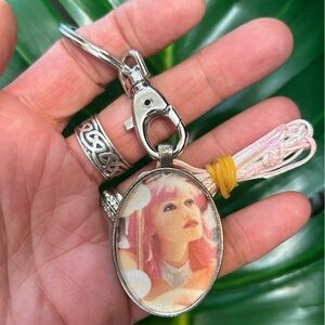 GWEN STEFANI PINK band pendant keychain necklace